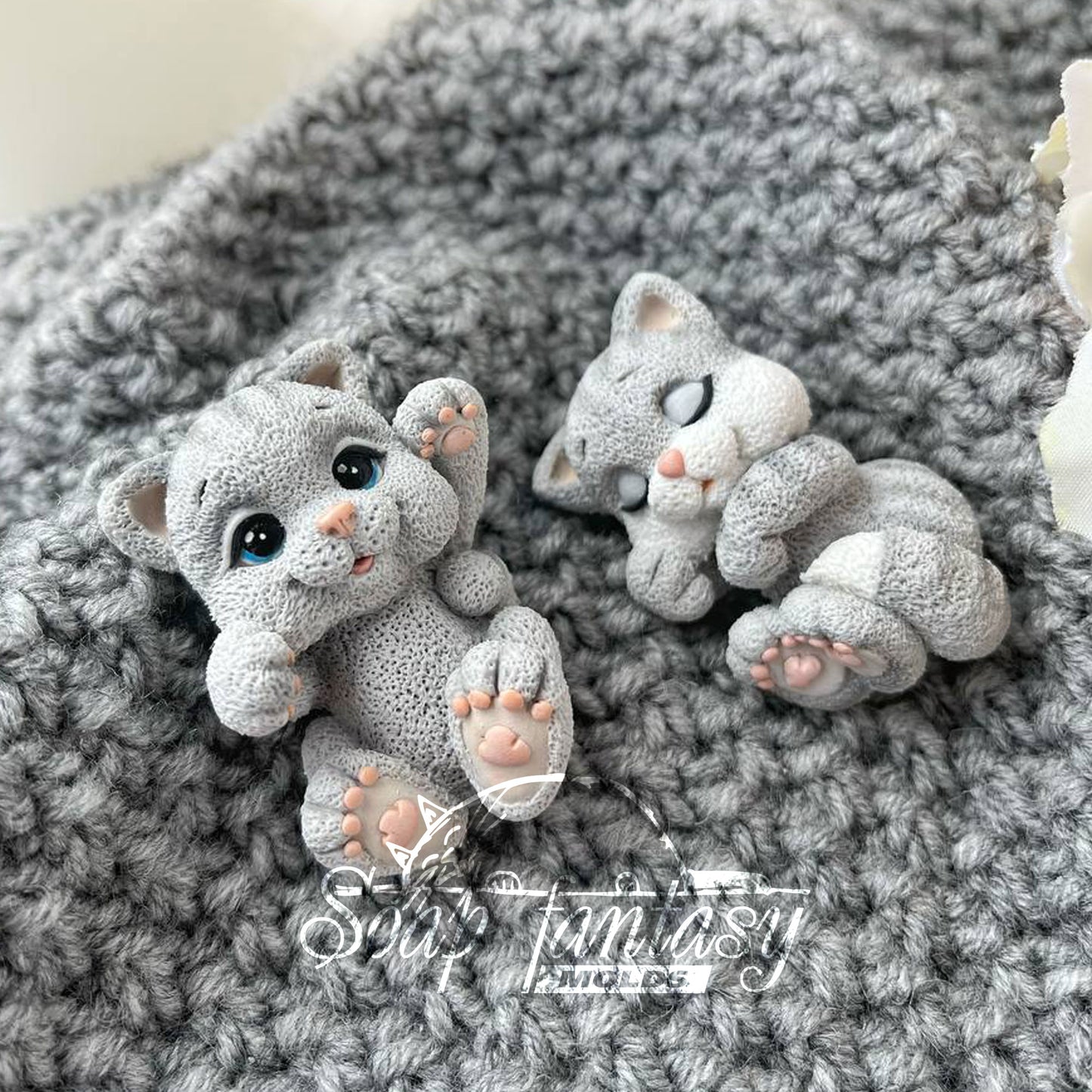 Little kitten purr-purr on the back silicone mold for soap making