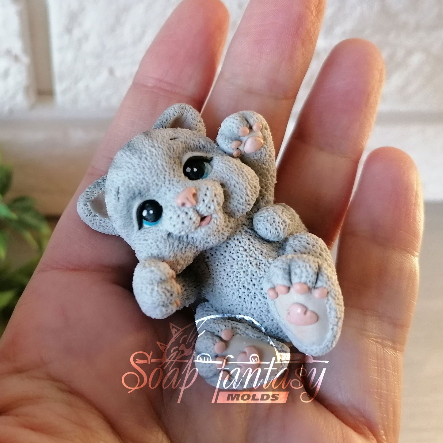 Little kitten purr-purr on the back silicone mold for soap making