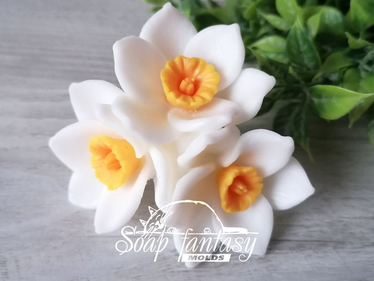 GARAGE SALE >> Narcissus triplet (daffodil) silicone mold for soap making