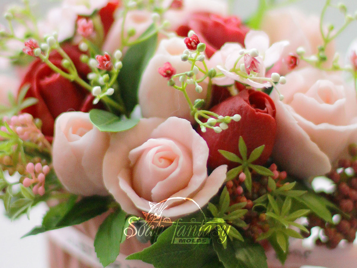 Mini Rose «Carmen» silicone mold for floral soap and candles. Ideal for soap and wax crafting, this miniature rose and bud mold helps you create stunning standalone arrangements or charming accents for larger floral compositions.